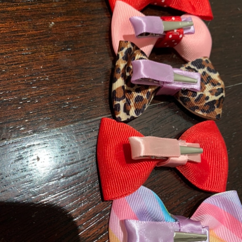 🎉Just In🎉 Set of 6 Handmade Bow Clips - Picture 5 of 6
